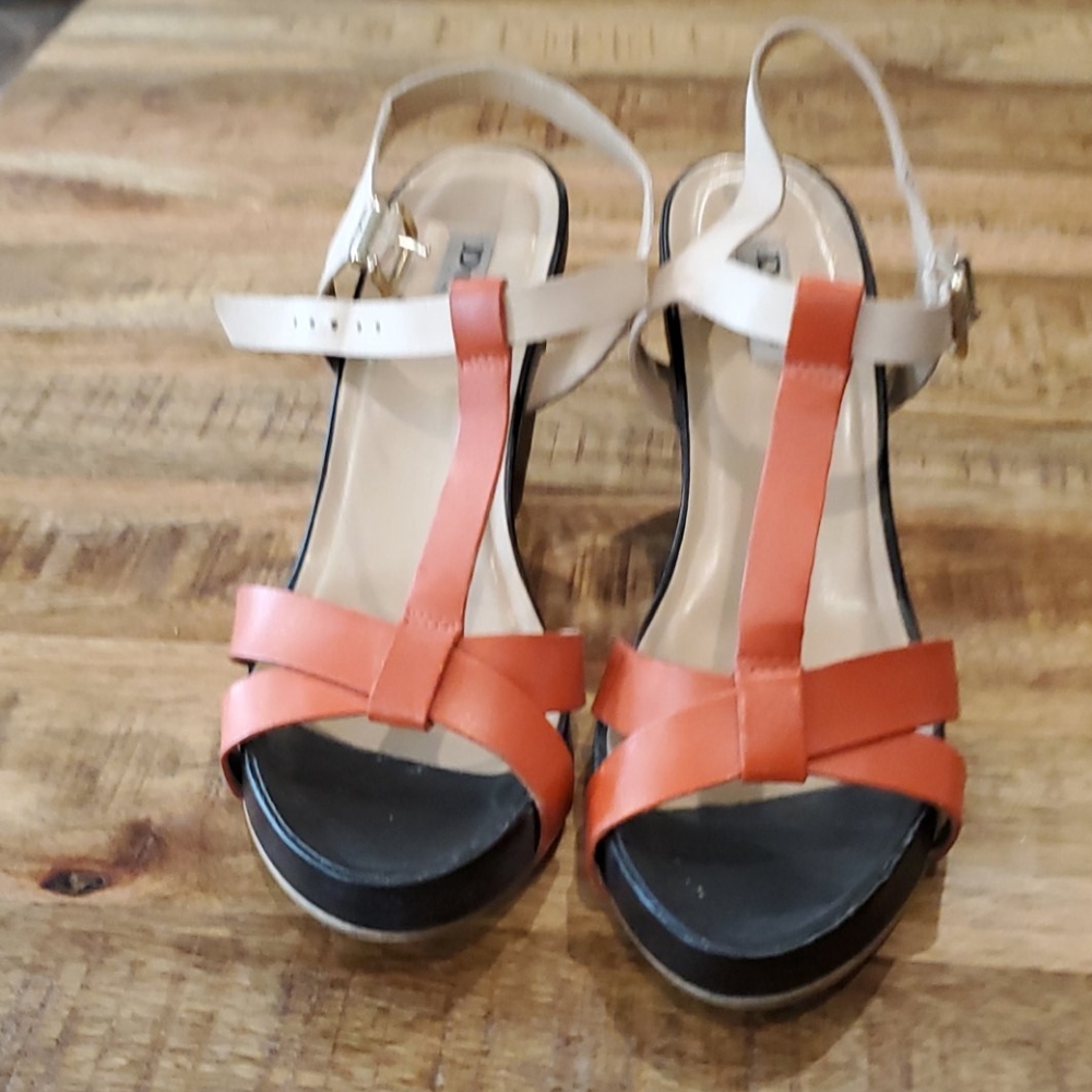 Shoes - Picture 3 of 8
